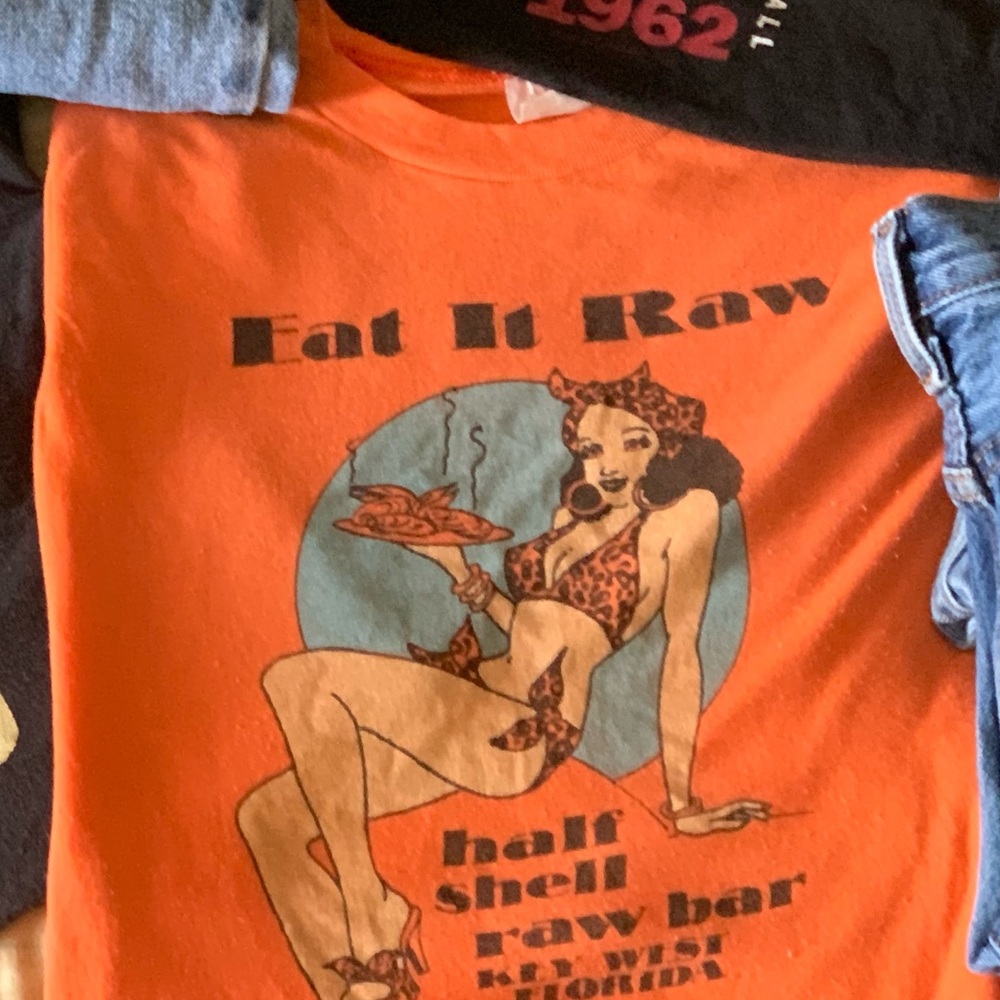 Half shell raw bar t-shirt Key West, FL ✨